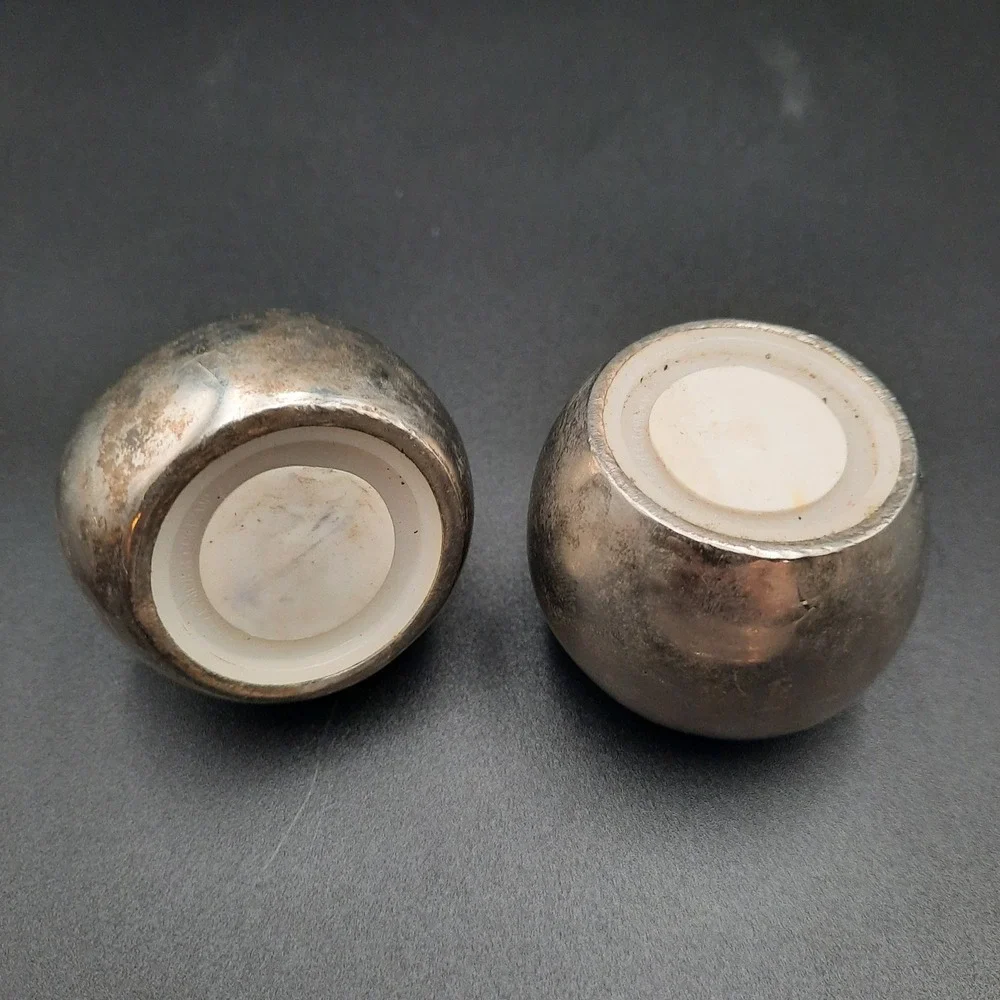 International Silver Company Leaf Tray with Apple & Pear‎ Shakers – Silverplate